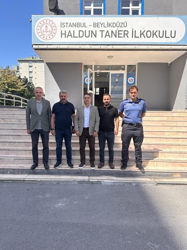 Kaymakamımız Dr. Mustafa ALTINPINAR İlçemizdeki Okulların Yeni Eğitim Dönemi Hazırlık Durumu ve Güvenlik Tedbirleriyle İlgili İncelemede Bulundu.